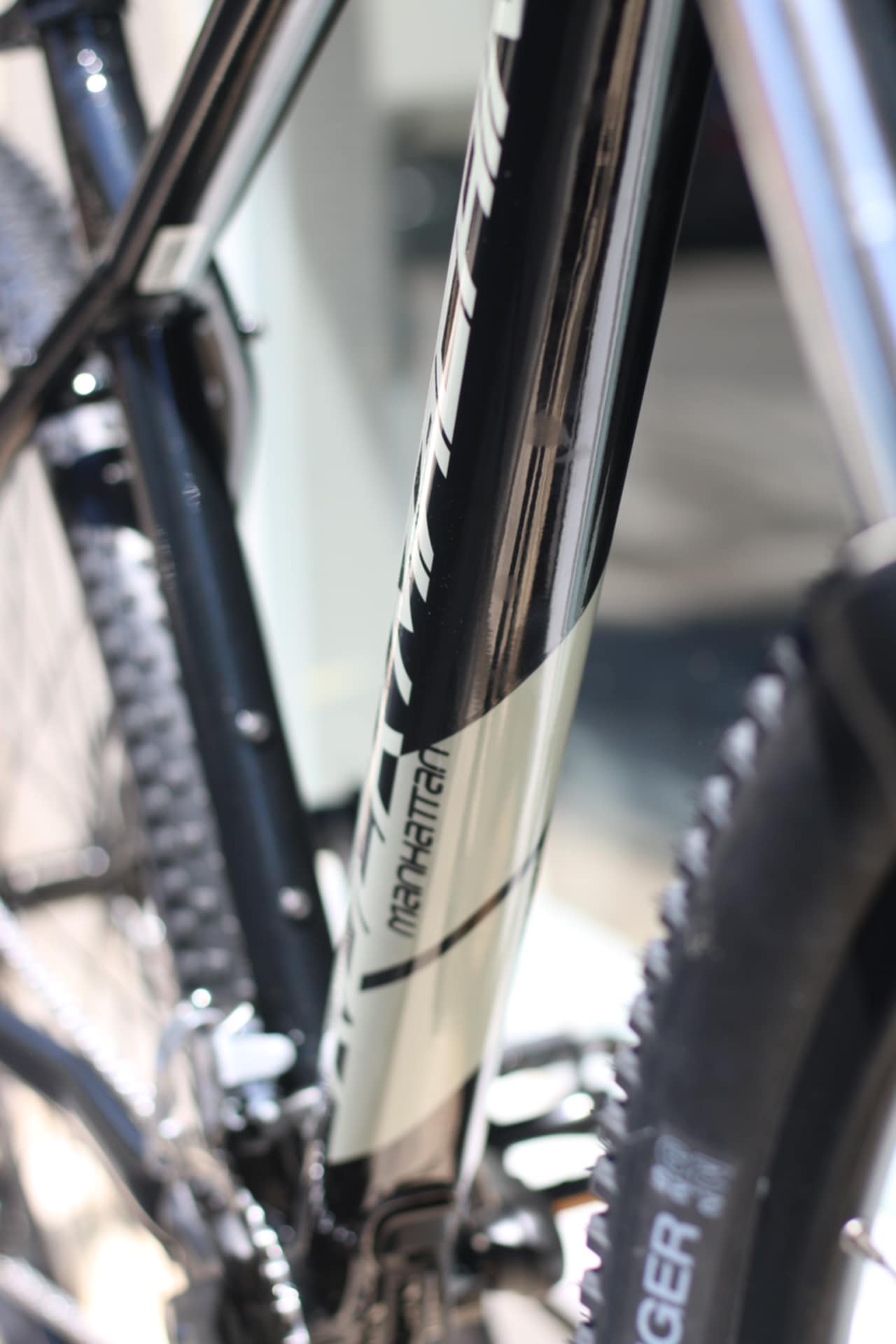 ROCKMACHINE MANHATTAN 40-29   2025 | BikesAndRoses.gr
