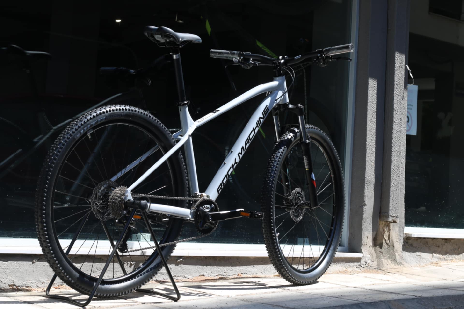 ROCKMACHINE MANHATTAN 40-29   2025 | BikesAndRoses.gr